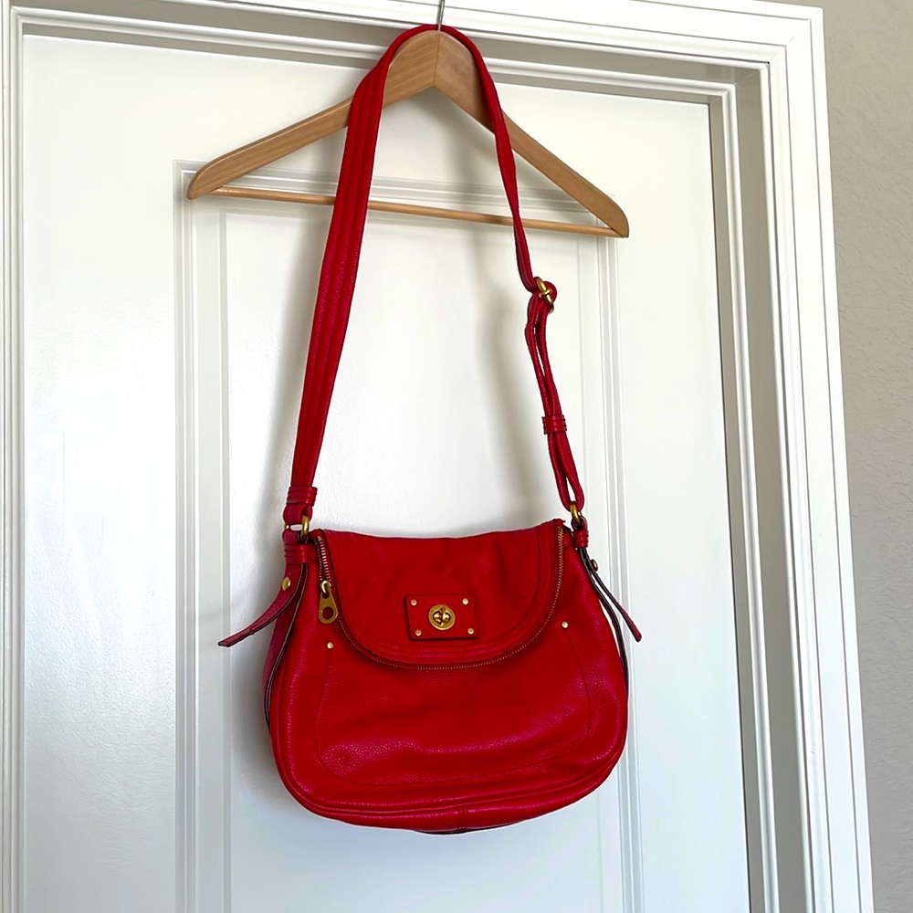 Authentic Marc Jacobs shoulder/cross body bag.